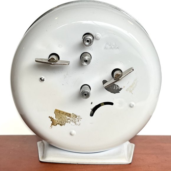 Vintage Equity Manual Alarm Clock | 1960s Mid Century Table Top Wind Up Clock - Picture 4 of 5